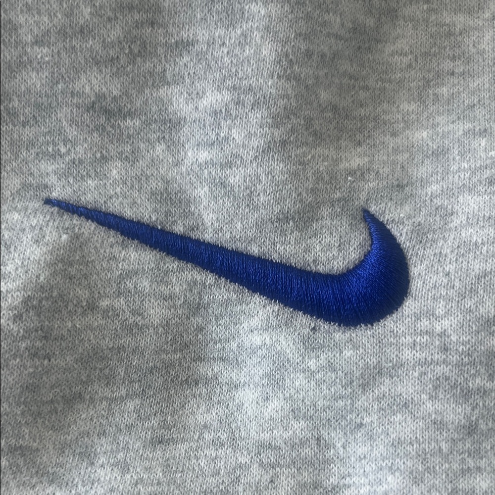 Men’s XXL Nike Gray Crewneck Sweatshirt with Blue STATES Graphic - Picture 6 of 12